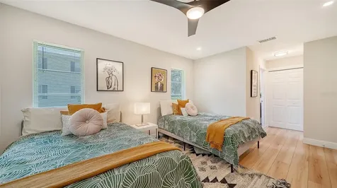 7820 Palm Aire Lane Sarasota FL 34243