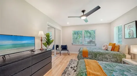 7820 Palm Aire Lane Sarasota FL 34243