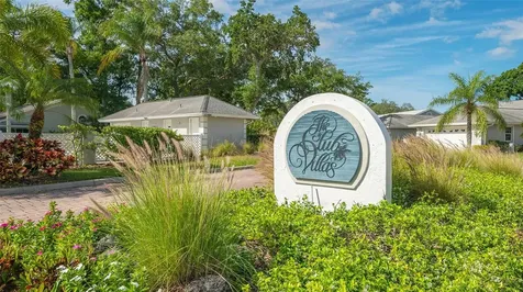 7820 Palm Aire Lane Sarasota FL 34243