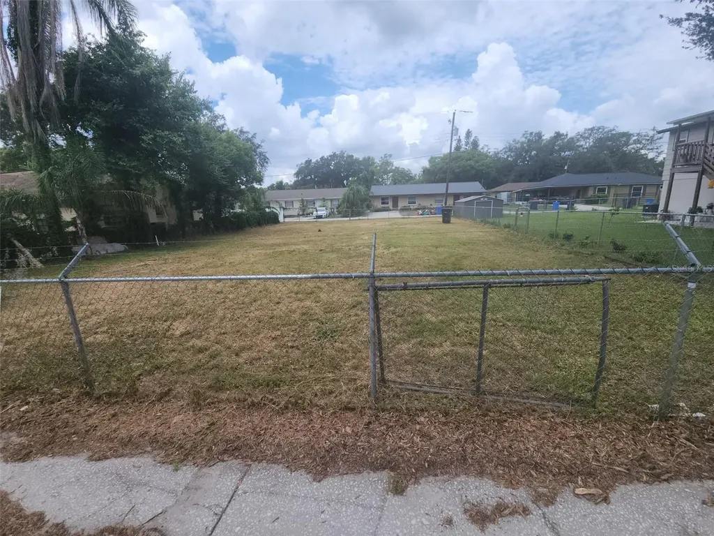 5232 Pine Street Seffner FL 33584