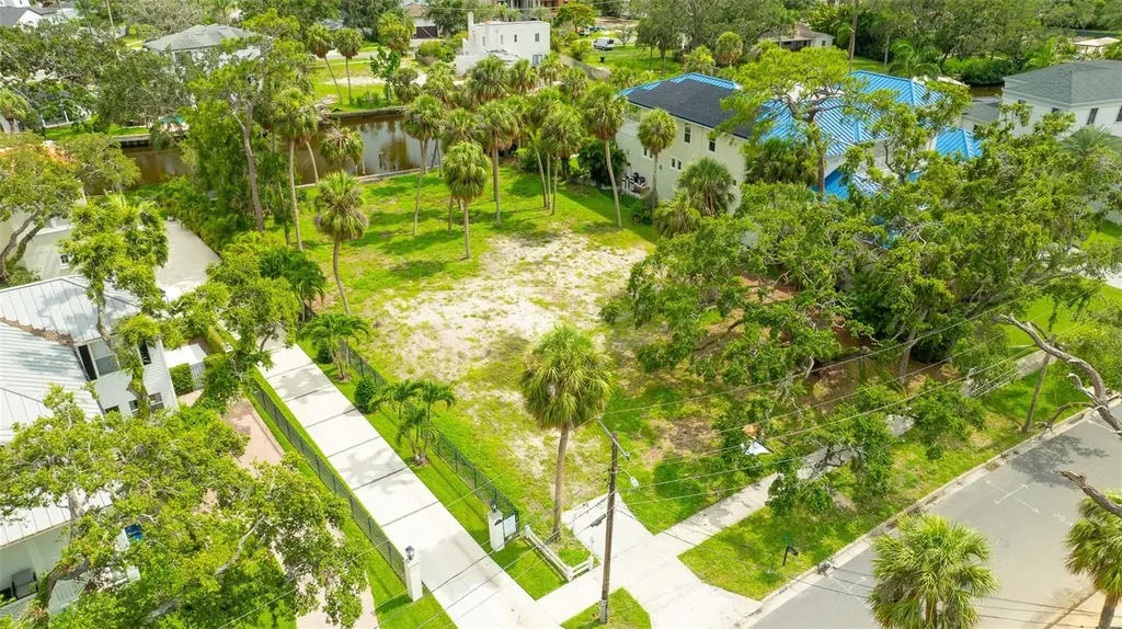 2631 N Dundee Street Tampa FL 33629