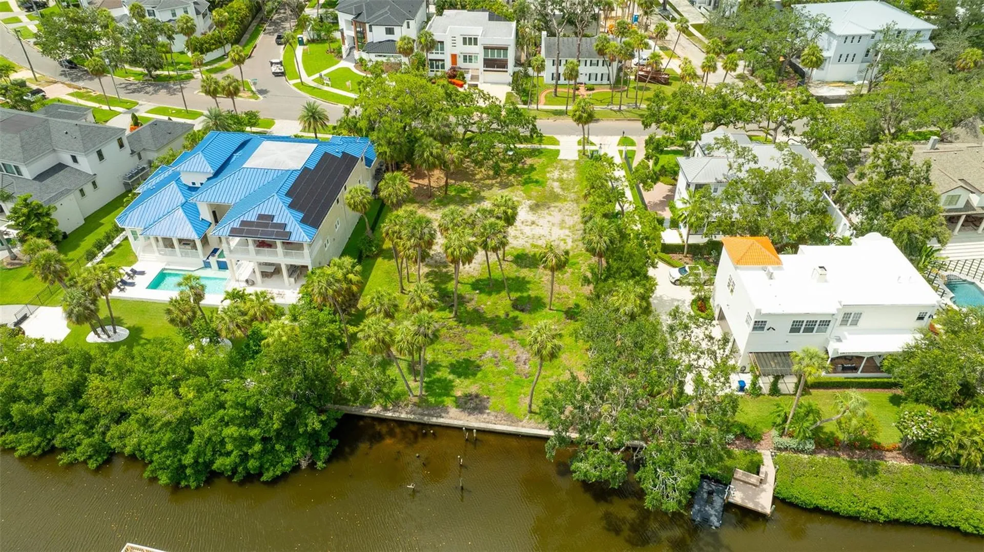 2631 N Dundee Street Tampa FL 33629