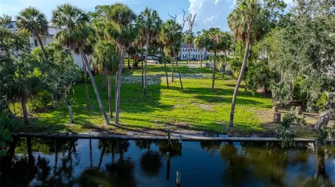 2631 N Dundee Street Tampa FL 33629