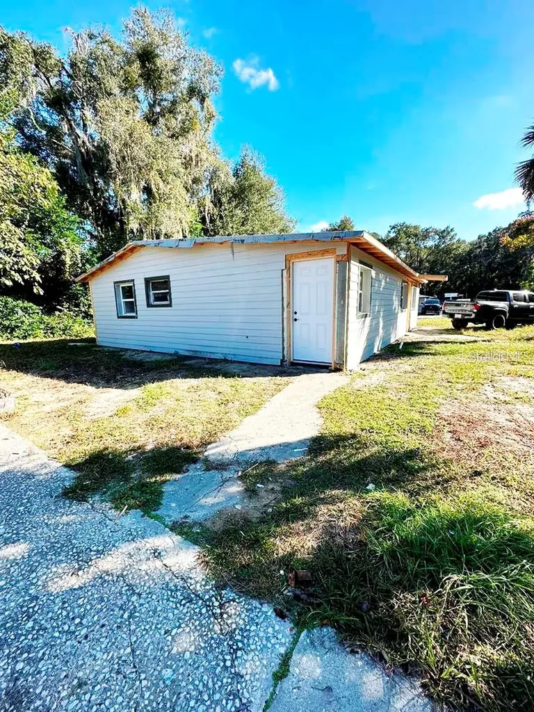 921 S Salisbury Avenue Deland FL 32720