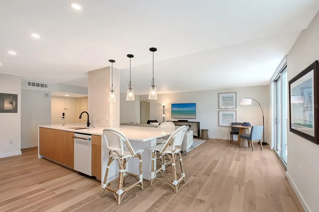 1701 Gulf Of Mexico Drive Longboat Key FL 34228