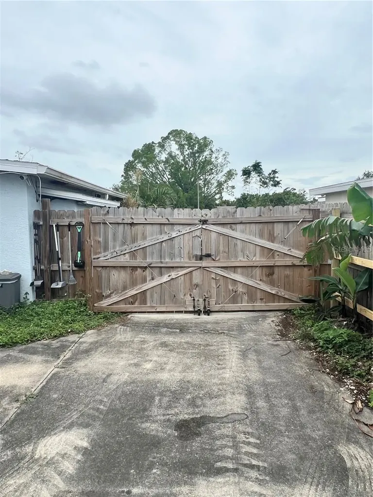 4340 Lagg Avenue Fort Myers FL 33901