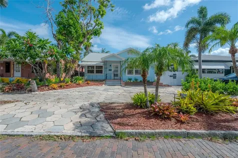 2421 Burlington Avenue N St Petersburg FL 33713