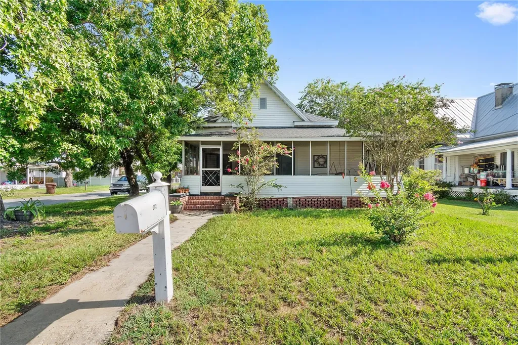 202 E Badcock Boulevard Mulberry FL 33860