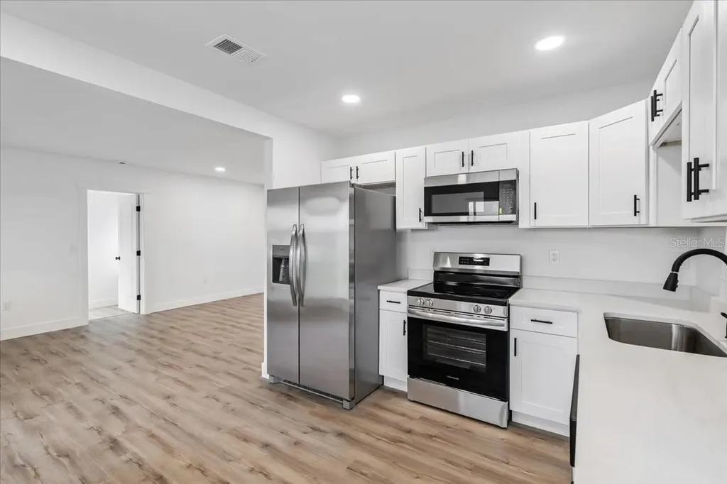 198 Cypress Avenue NW Port Charlotte FL 33952