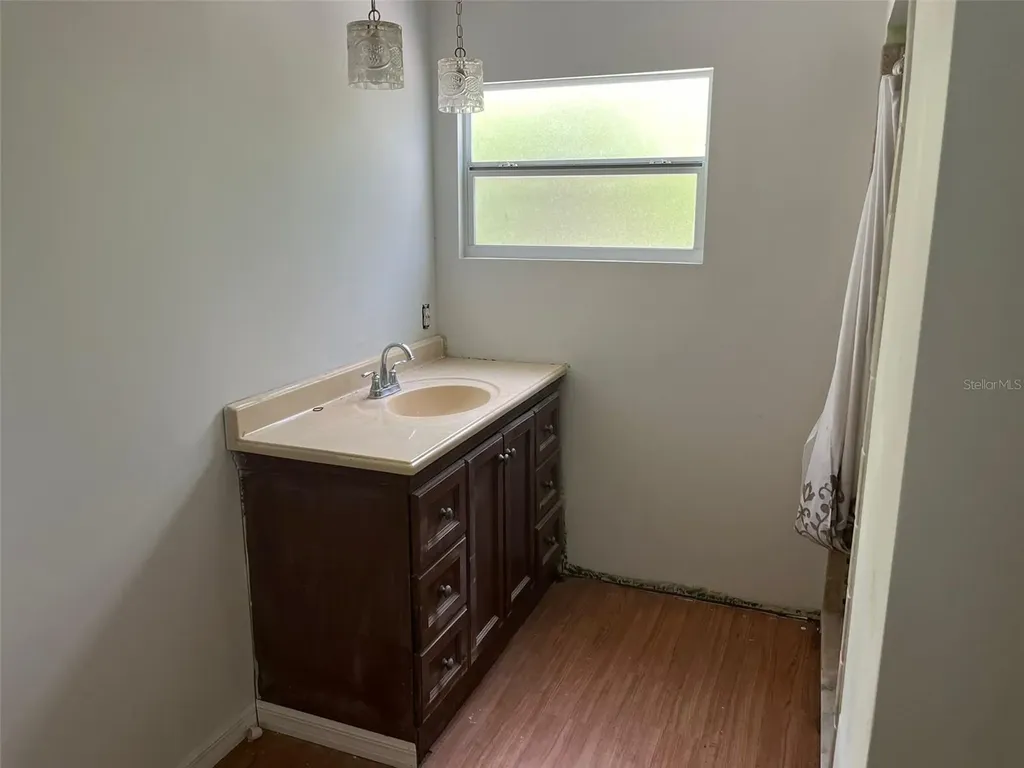 38250 E Collins Avenue W Zephyrhills FL 33542