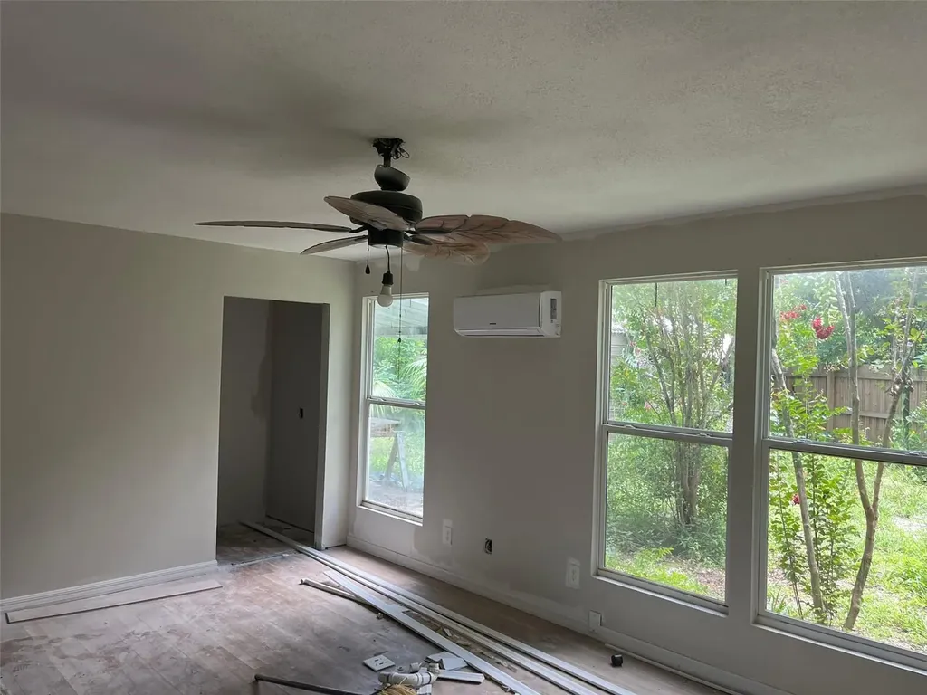 38250 E Collins Avenue W Zephyrhills FL 33542