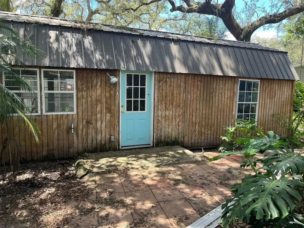38250 E Collins Avenue W Zephyrhills FL 33542