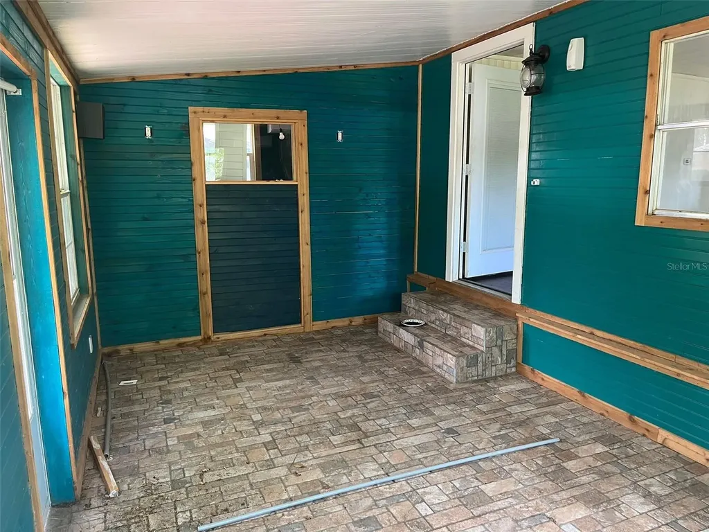 38250 E Collins Avenue W Zephyrhills FL 33542