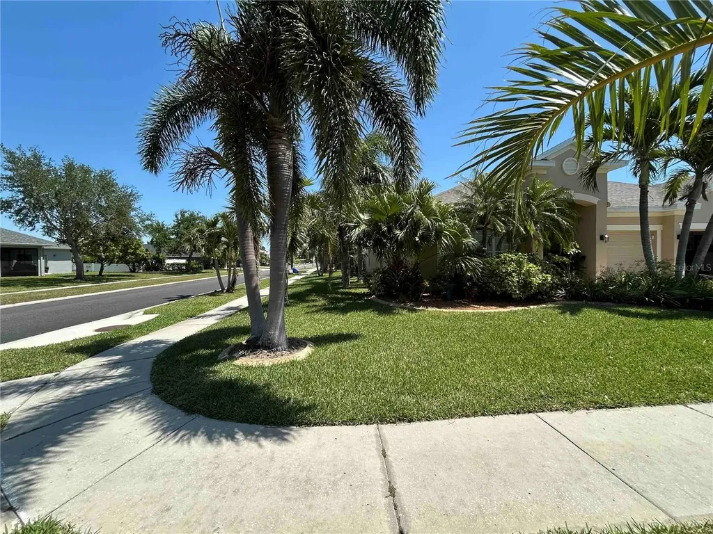 443 York Dale Drive Ruskin FL 33570