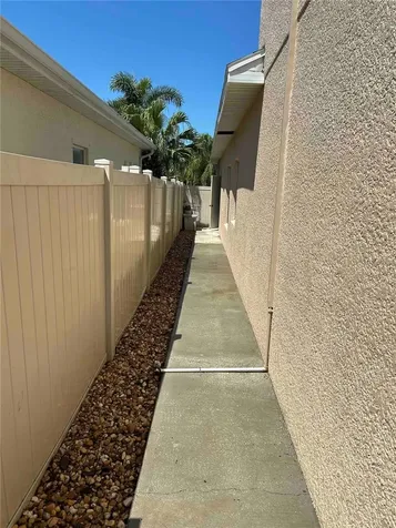 443 York Dale Drive Ruskin FL 33570