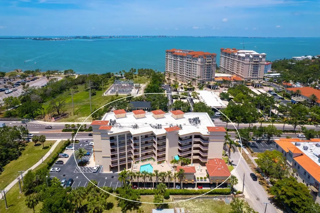 1188 N Tamiami Trail Sarasota FL 34236