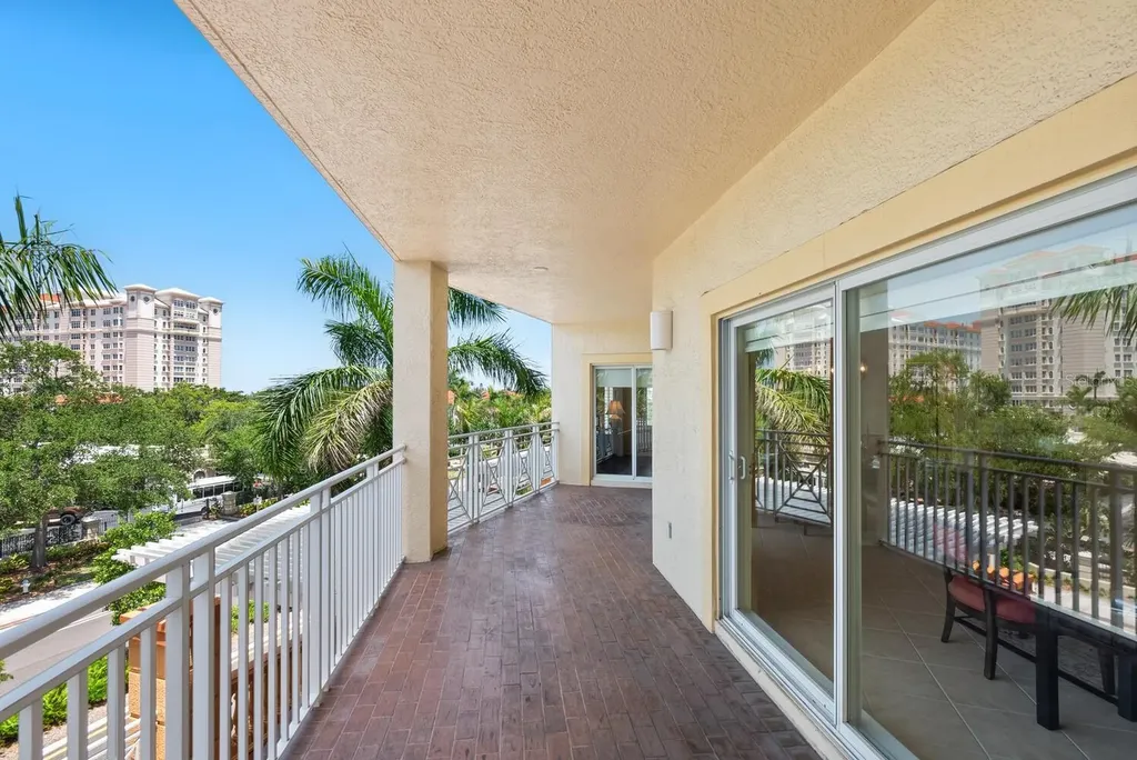 1188 N Tamiami Trail Sarasota FL 34236