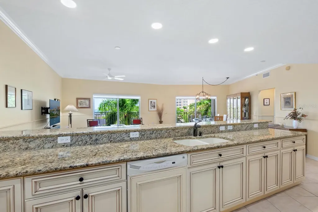 1188 N Tamiami Trail Sarasota FL 34236