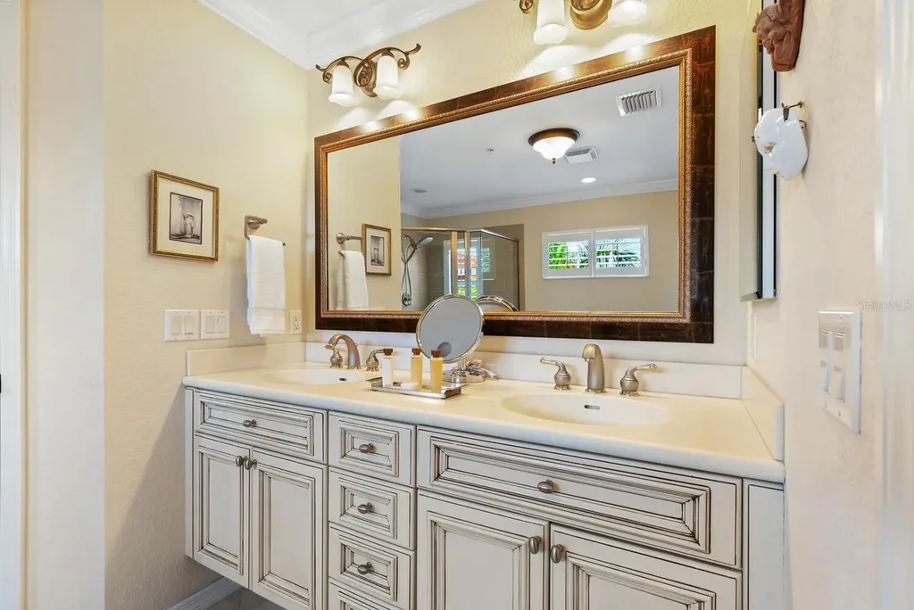 1188 N Tamiami Trail Sarasota FL 34236