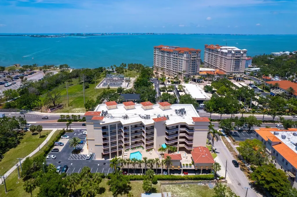 1188 N Tamiami Trail Sarasota FL 34236