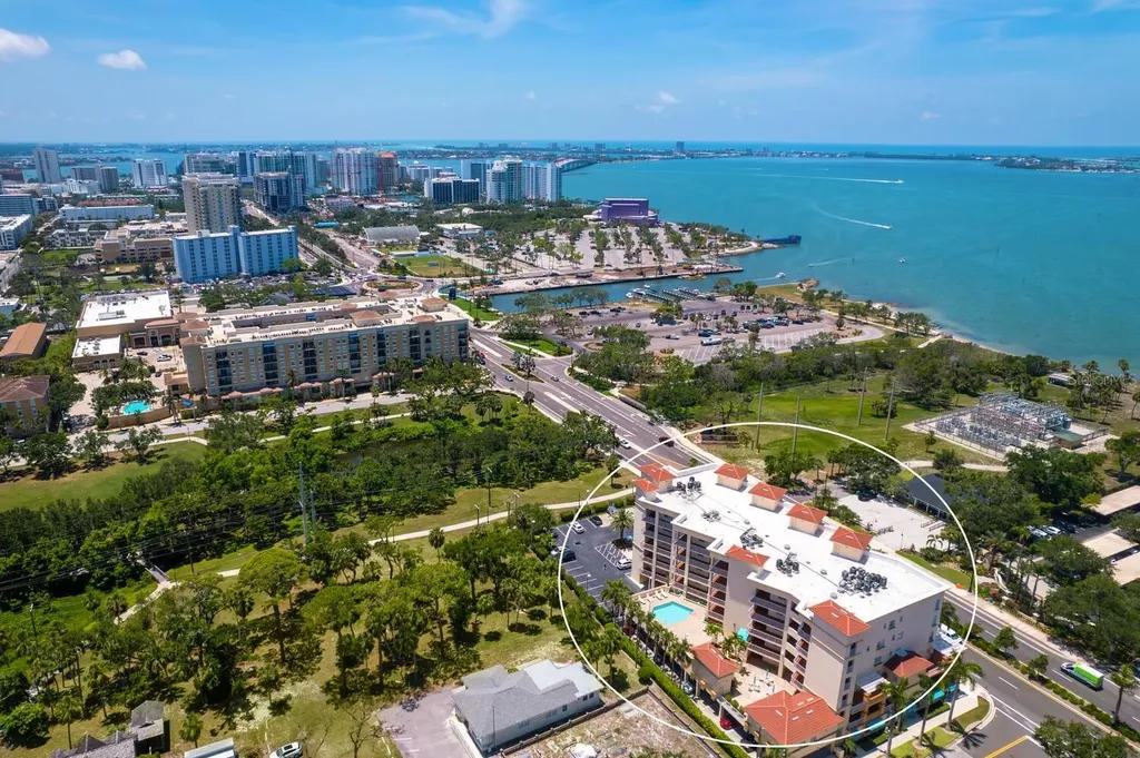 1188 N Tamiami Trail Sarasota FL 34236