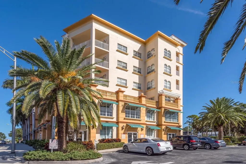 1188 N Tamiami Trail Sarasota FL 34236