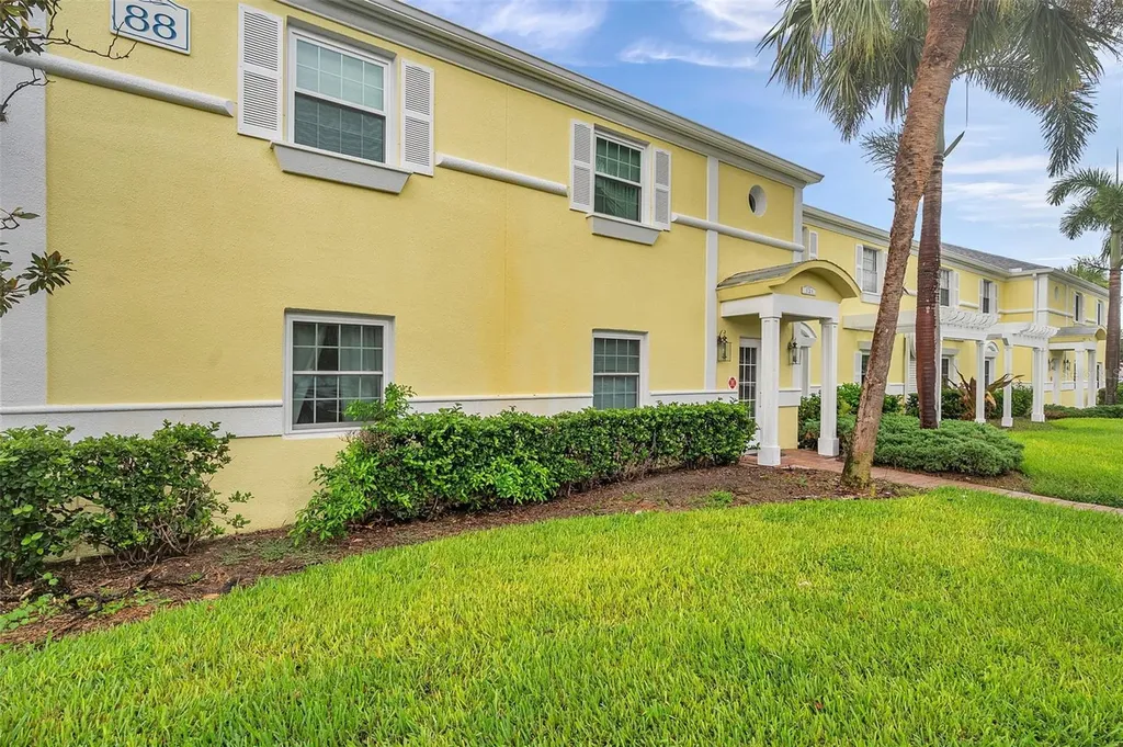 121 Seahorse Drive SE St Petersburg FL 33705