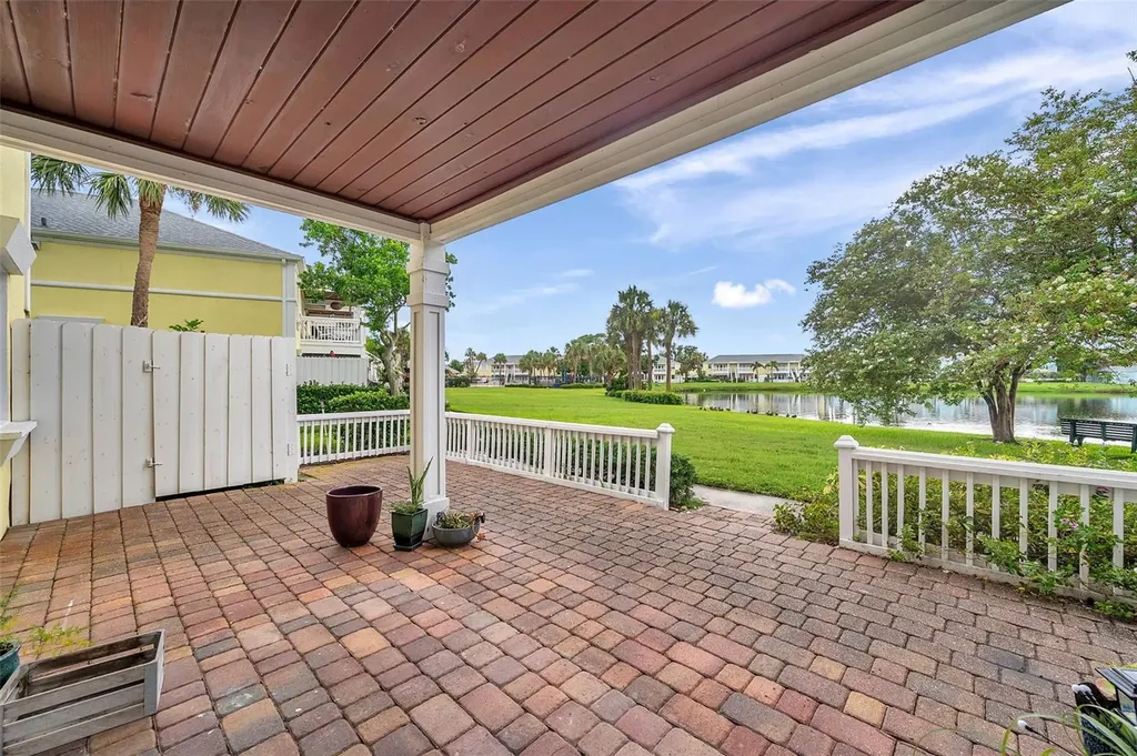121 Seahorse Drive SE St Petersburg FL 33705