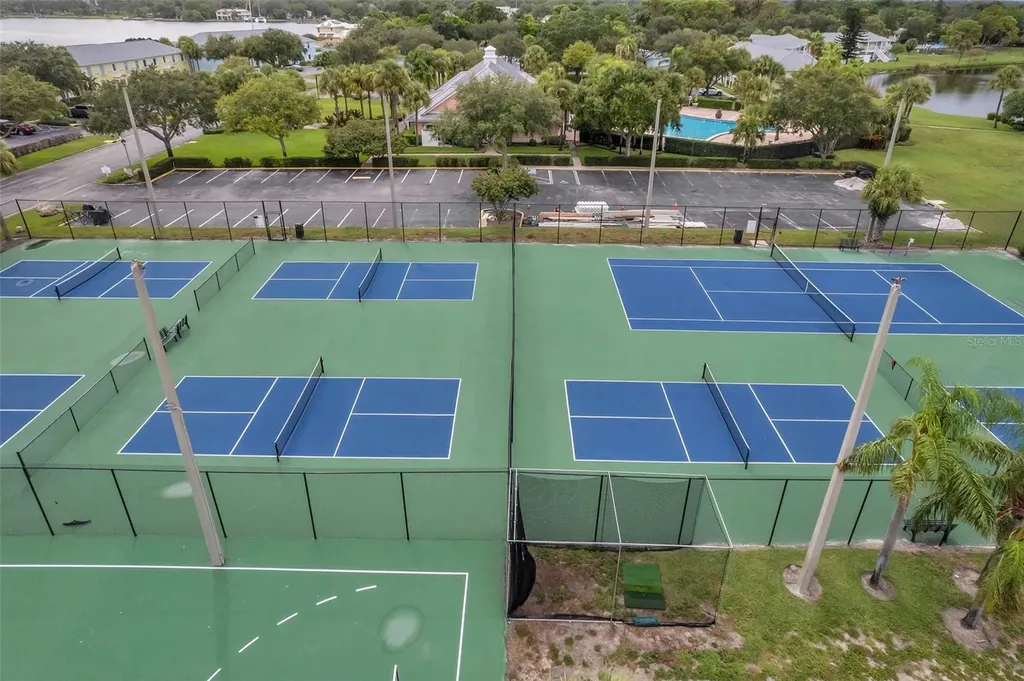 121 Seahorse Drive SE St Petersburg FL 33705