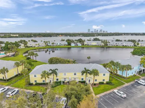 121 Seahorse Drive SE St Petersburg FL 33705