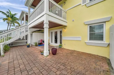 121 Seahorse Drive SE St Petersburg FL 33705