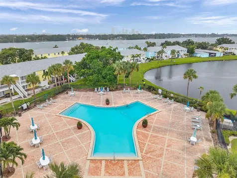 121 Seahorse Drive SE St Petersburg FL 33705