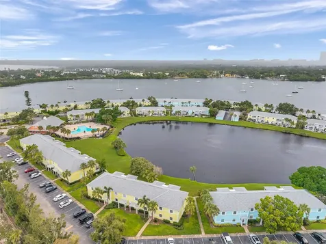 121 Seahorse Drive SE St Petersburg FL 33705