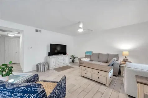 121 Seahorse Drive SE St Petersburg FL 33705