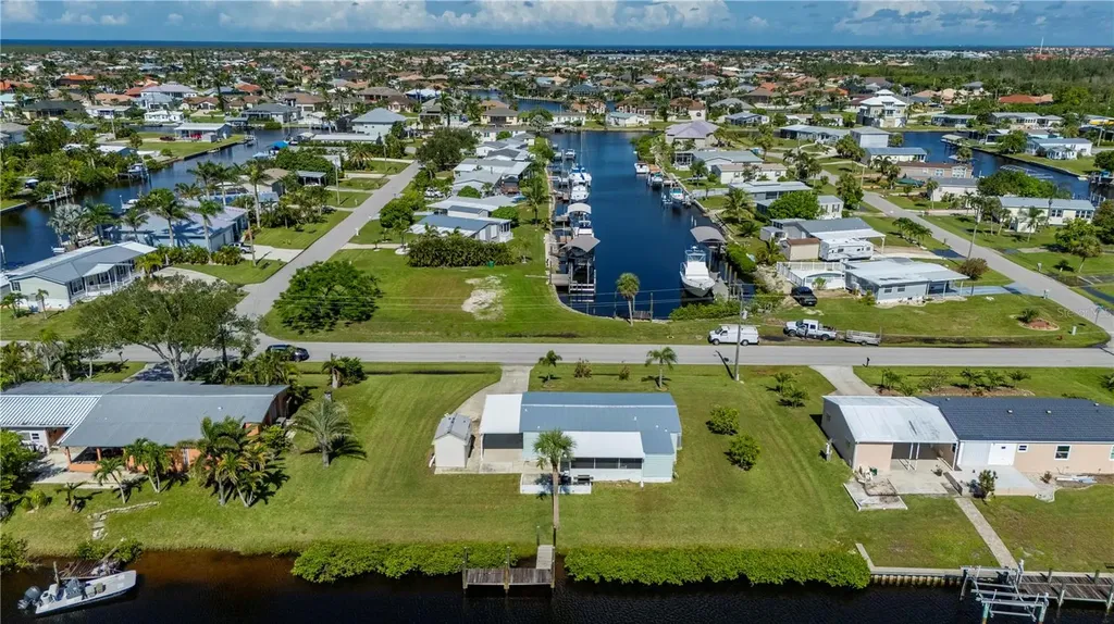 4220 Deltona Drive Punta Gorda FL 33950