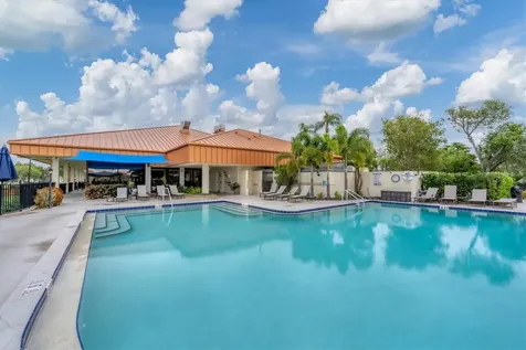 4738 Raintree Street Circle E Bradenton FL 34203