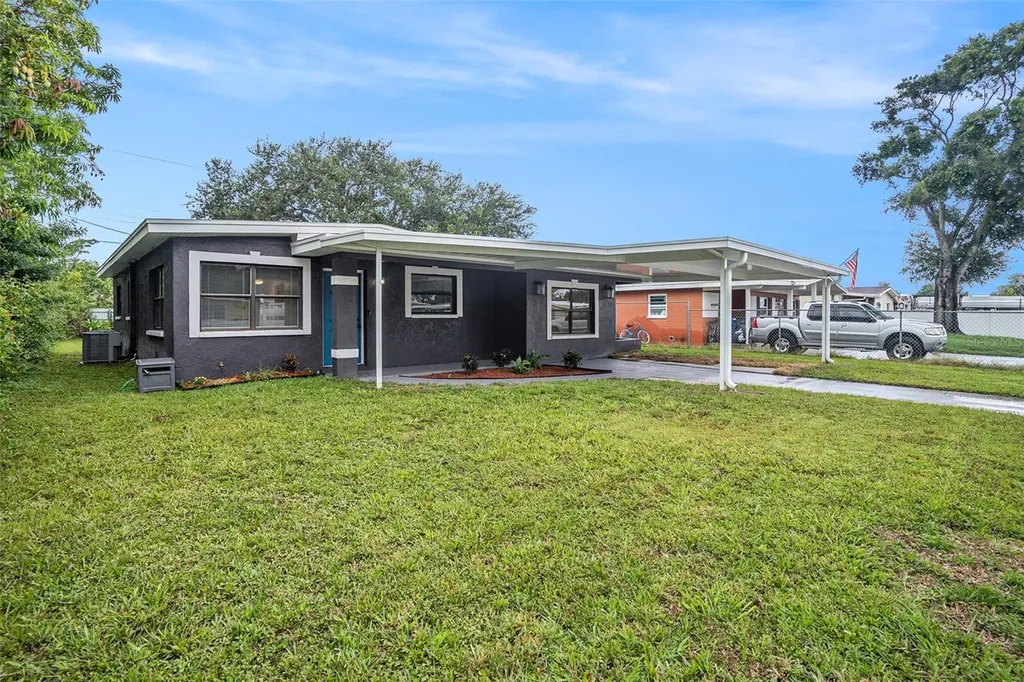 6210 Blossom Avenue Tampa FL 33614