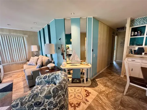 203 Estrada North Port FL 34287