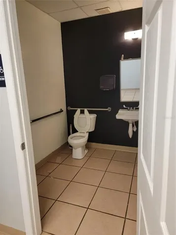 779 Commerce Drive Venice FL 34292