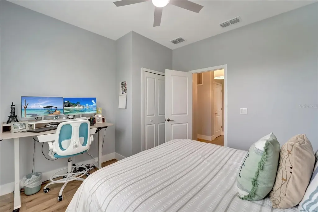 5327 Coral Reef Way Bradenton FL 34211