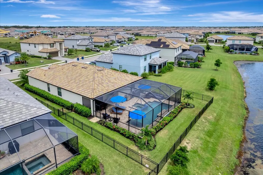 5327 Coral Reef Way Bradenton FL 34211