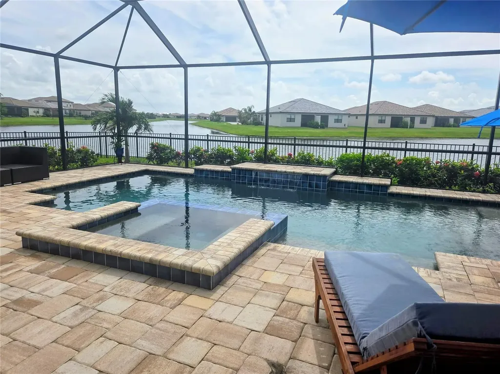 5327 Coral Reef Way Bradenton FL 34211