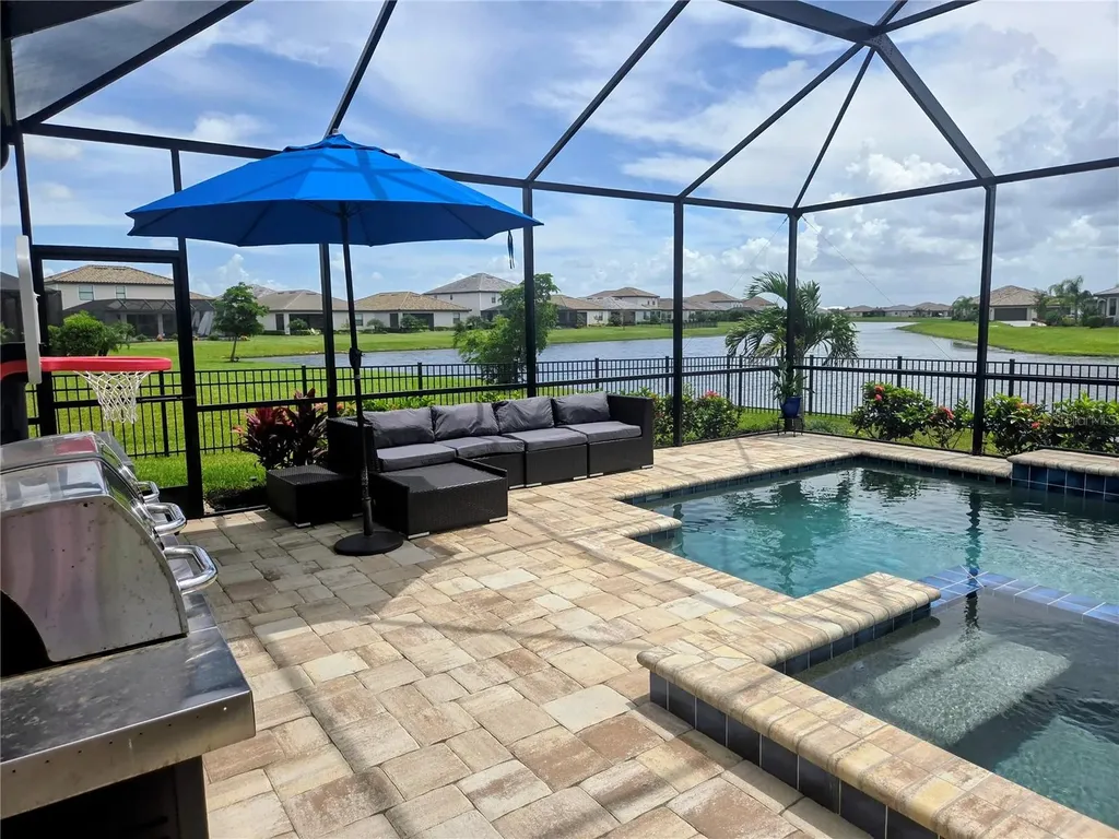 5327 Coral Reef Way Bradenton FL 34211