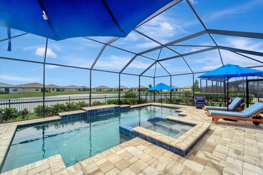 5327 Coral Reef Way Bradenton FL 34211