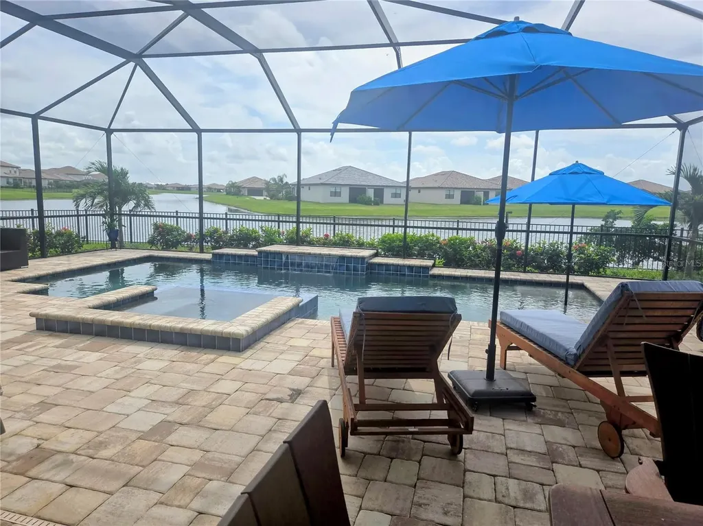 5327 Coral Reef Way Bradenton FL 34211