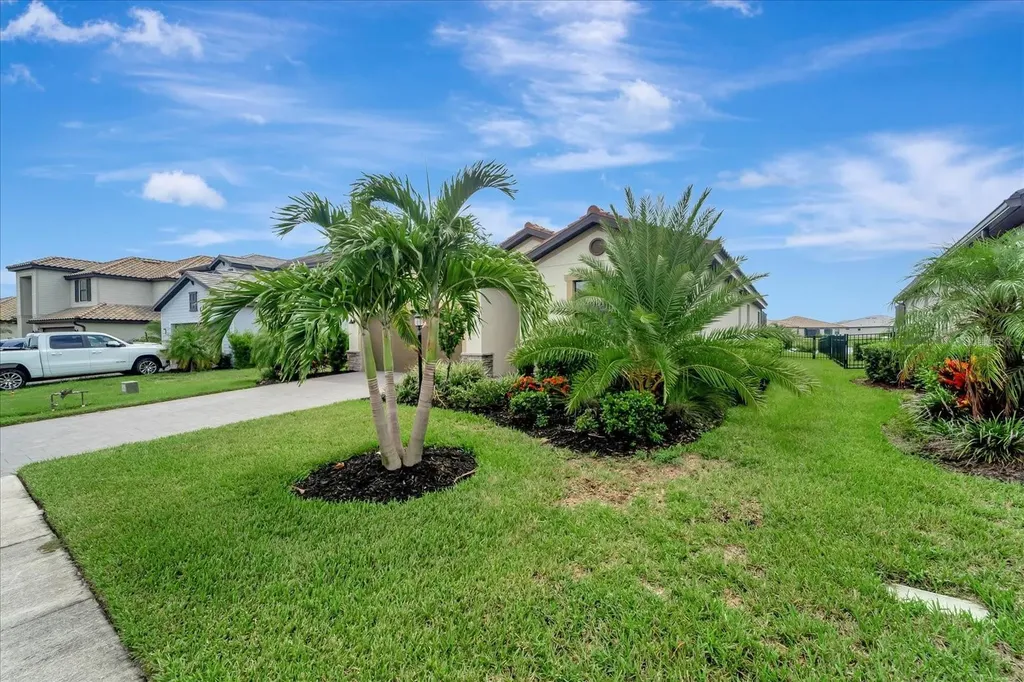 5327 Coral Reef Way Bradenton FL 34211