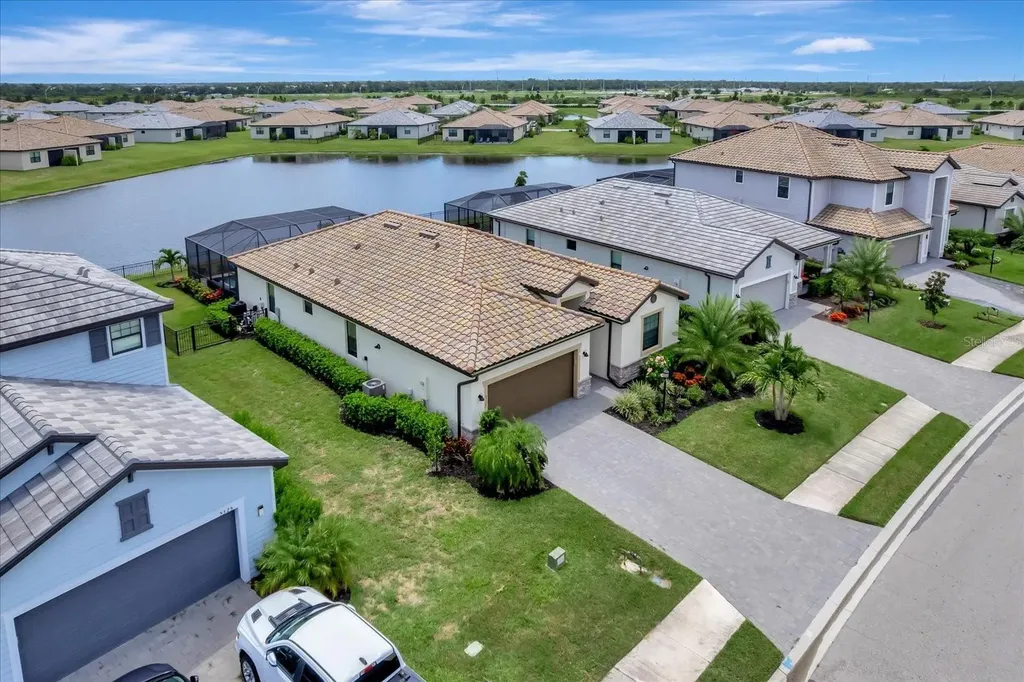 5327 Coral Reef Way Bradenton FL 34211