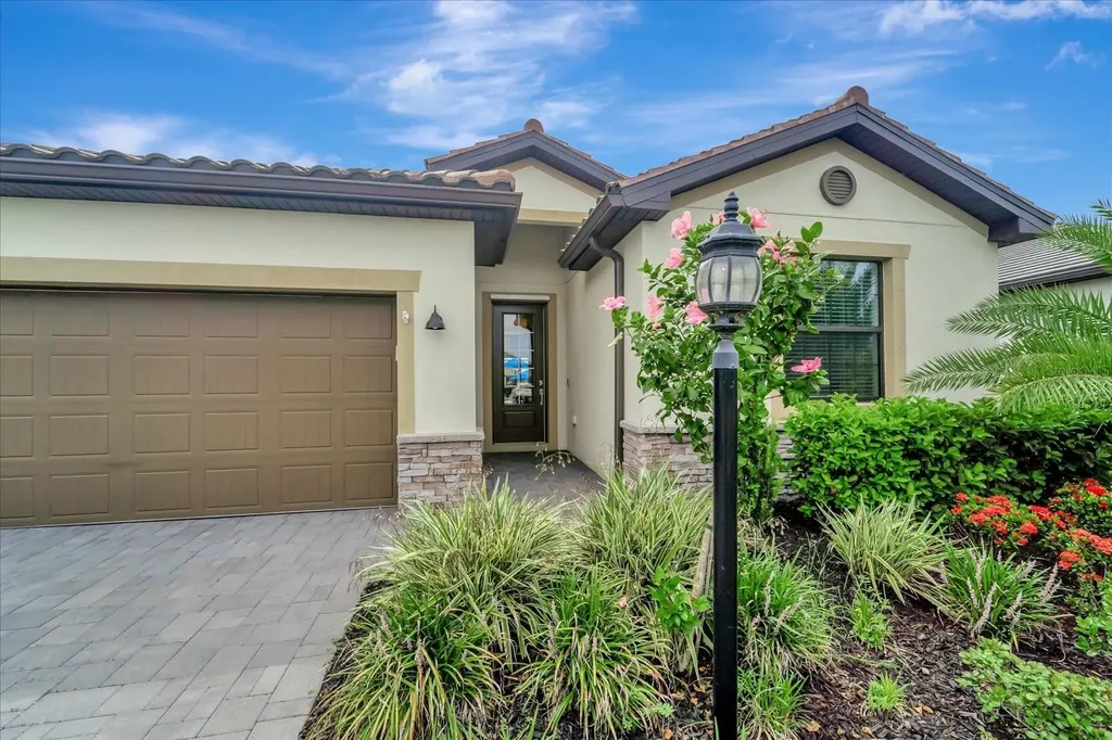 5327 Coral Reef Way Bradenton FL 34211