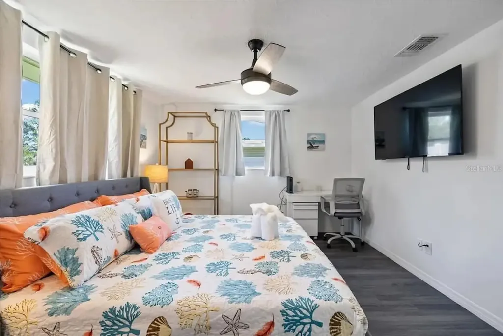 5332 Nutmeg Avenue Sarasota FL 34231