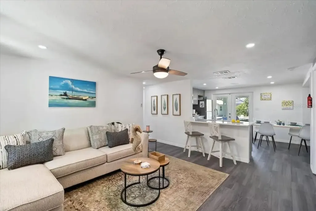 5332 Nutmeg Avenue Sarasota FL 34231